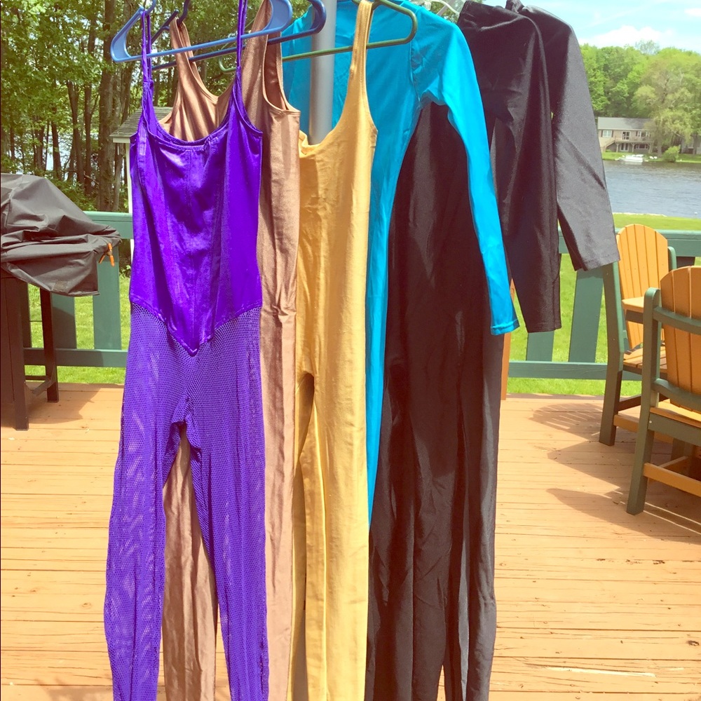 6 long tights in various colors.